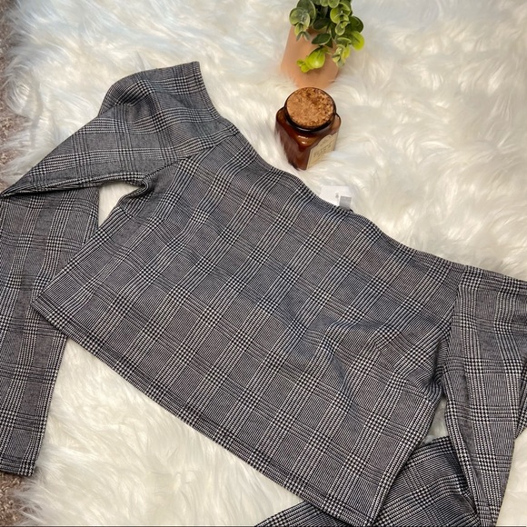 Charlotte Russe Crop Top - Picture 8 of 9